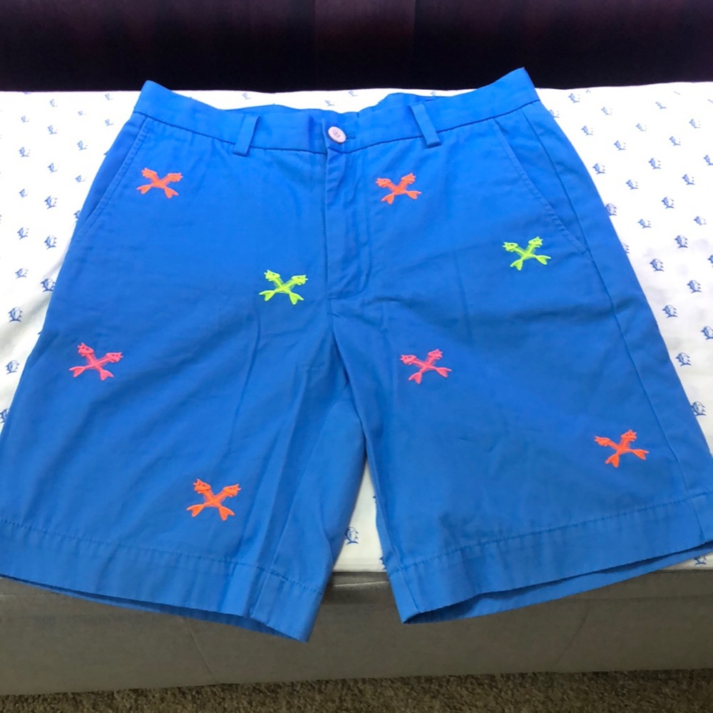 Vineyard Vines 30 blue with fish